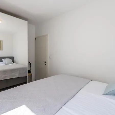 Apartment Meli *